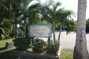  Tropical Winds Beachfront Motel and Cottages  Санибэль
